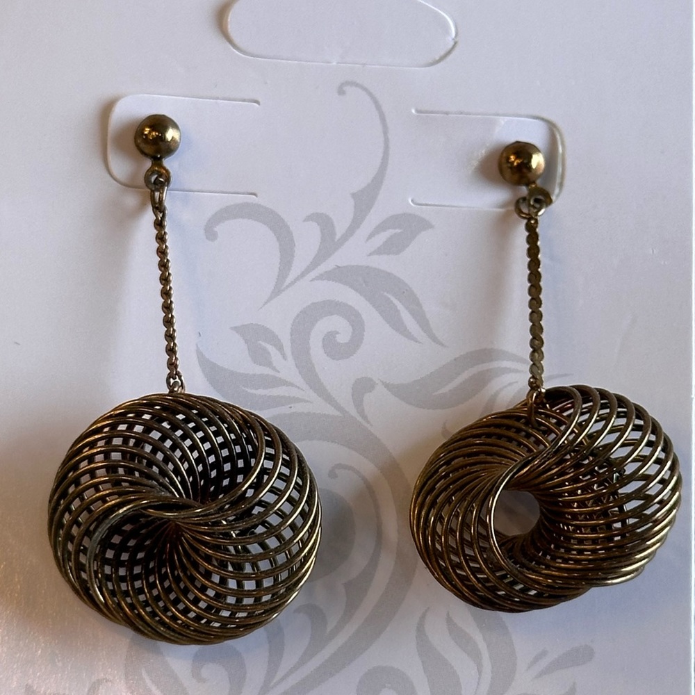 Dark brass retro hanging earrings